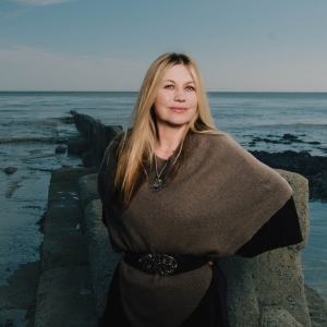 Astrid Williamson — Scottish Singer, Composer, Writer